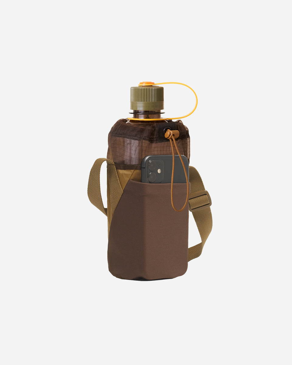 http://hikerkind.com/cdn/shop/files/23035_JT_HK_bottle02_phone_W_1200x1200.jpg?v=1691009297