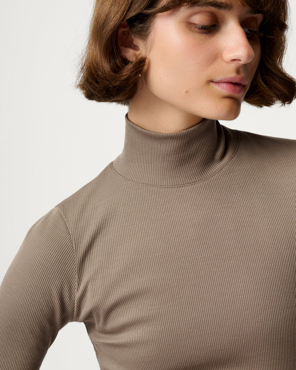 Ribbed Merino Turtleneck - Warm, Durable Hiking Shirt - Morel